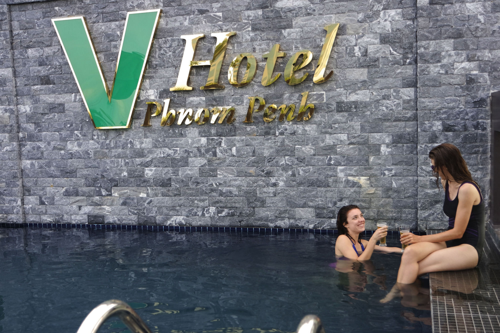 V Hotel Пномпень Екстер'єр фото